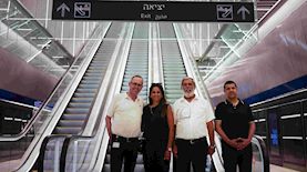 חברי הכנסת ברכבת הקלה, צילום: נעם מושקוביץ דוברות הכנסת